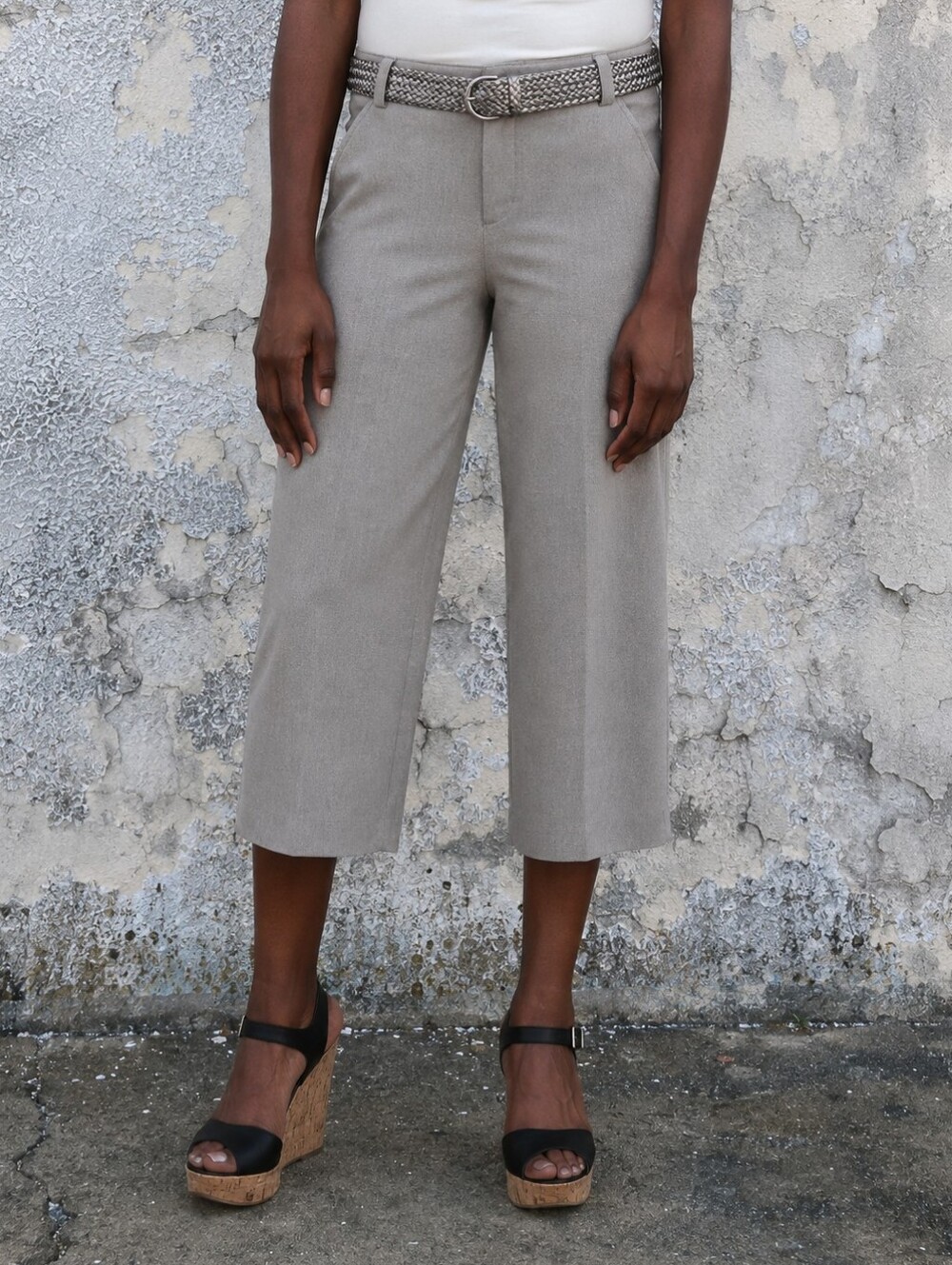 Daisy Fuentes Soft Grey Belted Cropped Wide Leg Pants 12